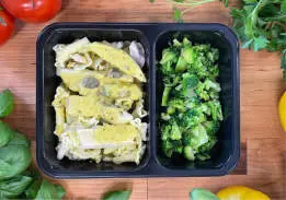 White Turkey Tetrazzini with Noodles and Broccoli - Individual Meal