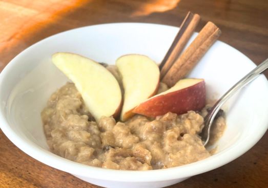 Hot Apple Cinnamon Oatmeal