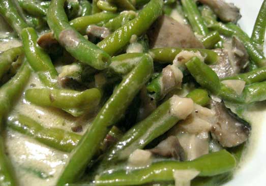 French Green Beans with Mushrooms and Cream Sauce