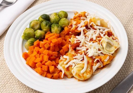 Cheese Tortellini Pomodoro, Brussels Sprouts and Carrots - Individual Meal