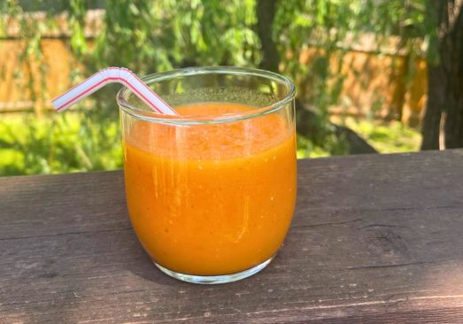 Mango Carrot Apple Smoothie